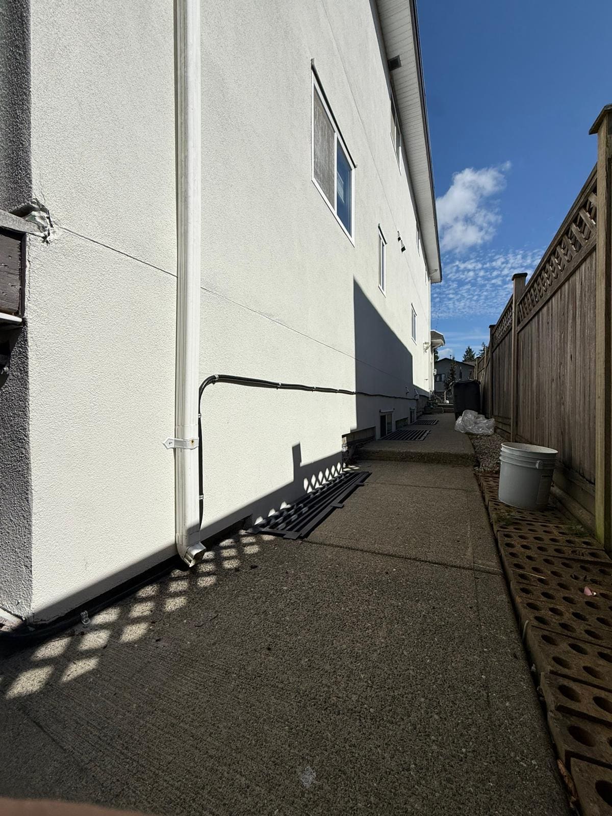 Exterior Conduit Run Stucco Wall - Verde Electrical Ltd